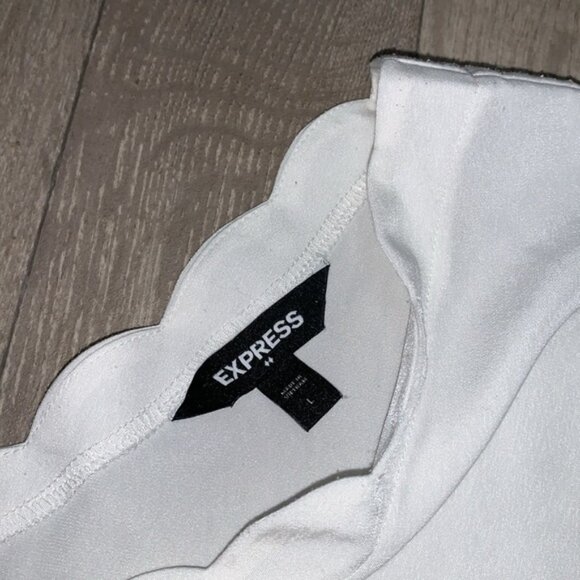 Womens Express Scallop Lining V-Neck Sleeveless Top Shirt - Picture 3 of 6